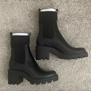 ZARA SOCK STYLE HEELED ANKLE BOOTS
WITH LUG SOLES